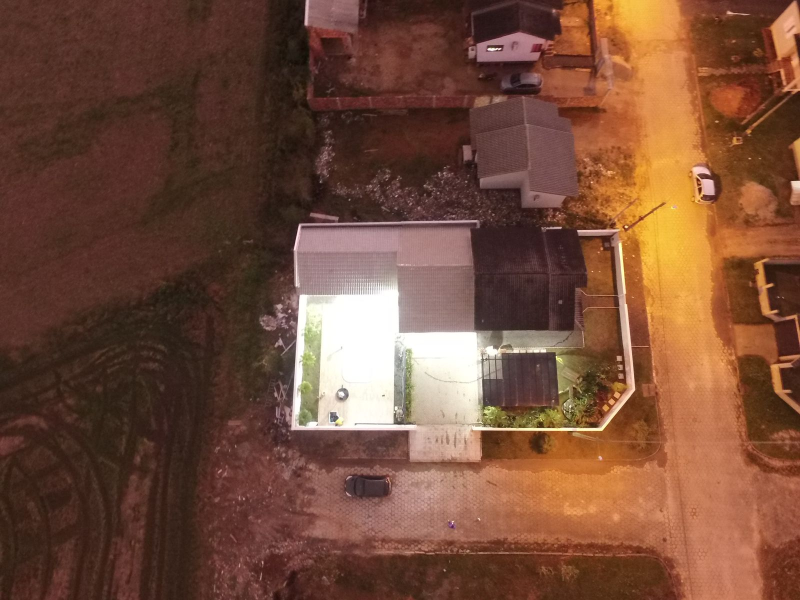 CASA COM PISCINA E LAGO DE CARPAS EM FORQUILHINHA